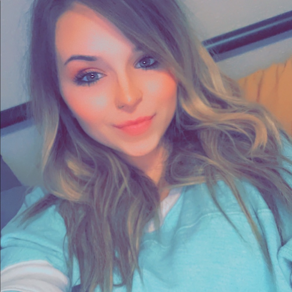 Meet your Posher, Kayla